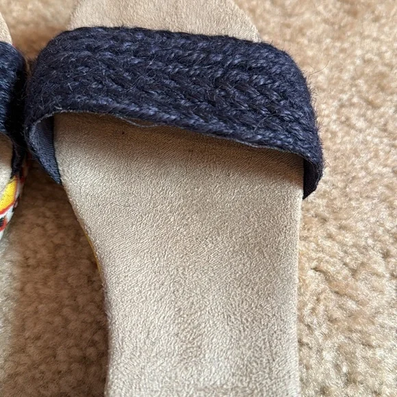 AZTEC - Strap Sandals - Size 7 - Picture 9 of 10